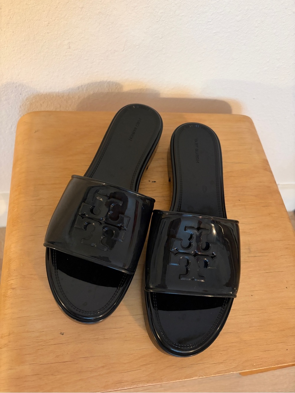 NWOT Tori Burch Eleanor Jelly Slides - Picture 3 of 5